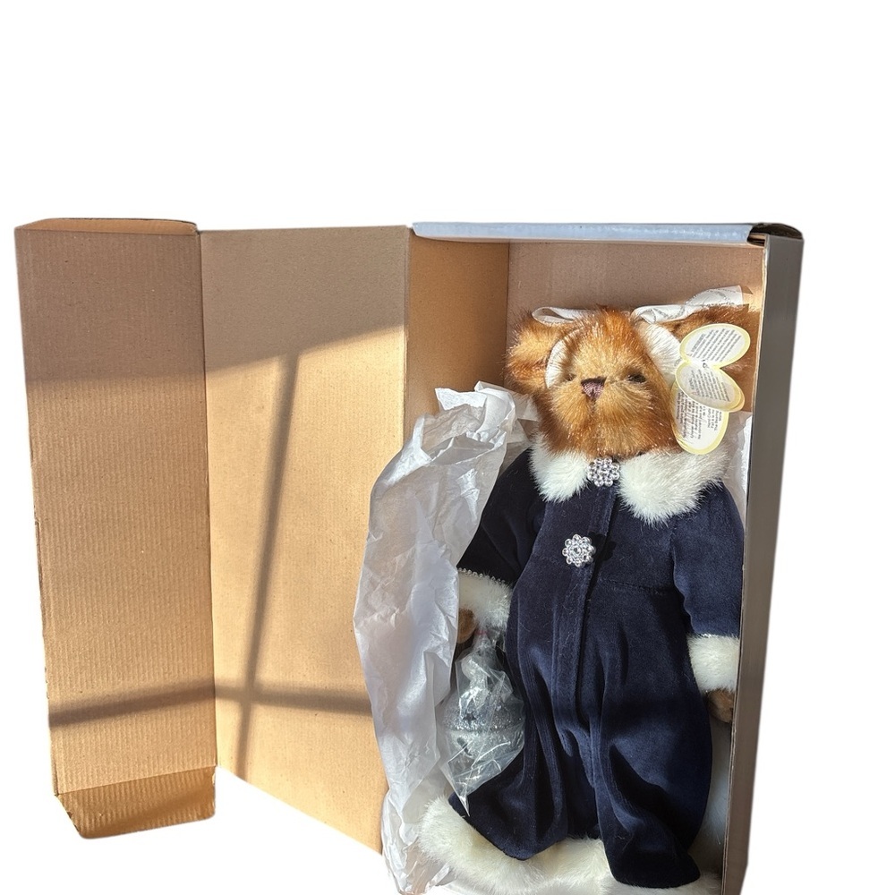 NIB BARRINGTON SANDRA ARTICULATED PLUSH BEAR IN NAVY COAT W FAUX FUR TRIM 14" H